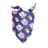 منديل (باندانا) كحلي منقوش برسومات متكررة لكلاب وقطط سعيدة وقلوب وردية.
