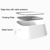 Bol flottant blanc pour animal de compagnie avec bordure et bols d'eau visibles.