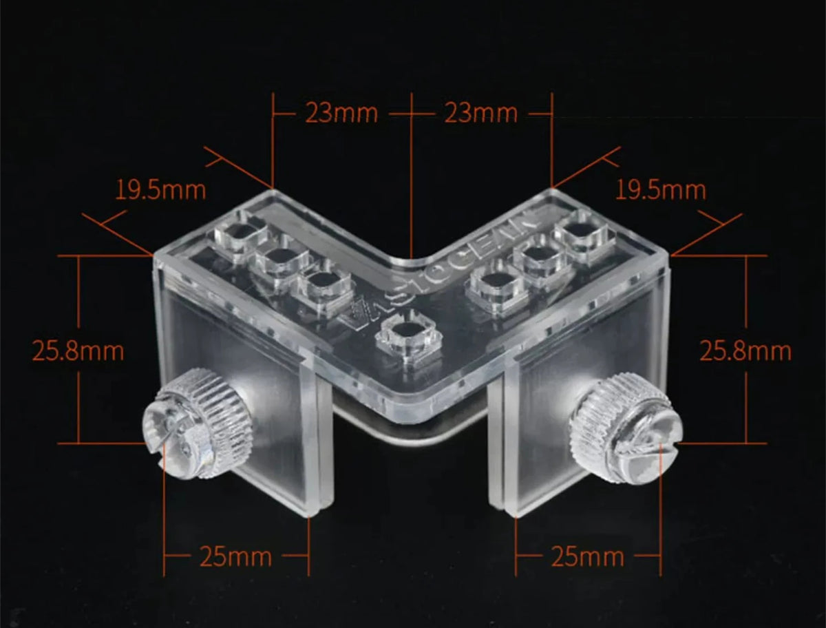 Transparentes Aquarium-Sicherheitsnetz mit Eckclips und Messlinien.