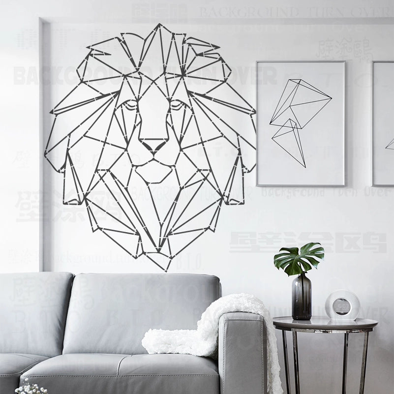 Mur de salon moderne décoré d'un pochoir au trait noir de la tête d'un lion.
