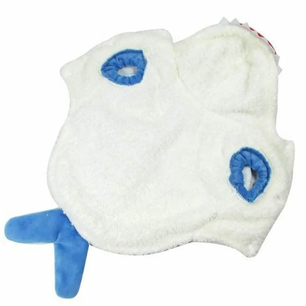 Weißes Fleece-Tierfisch-Cosplay-Kostüm mit blauen Akzenten und einem blauen Flosse.