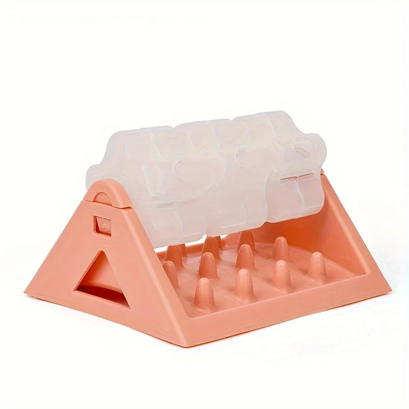 Pinkes interaktives Hundefutter-Puzzle-Dispenser mit klarem Silikon-Essenschiene und Futterdüsen.