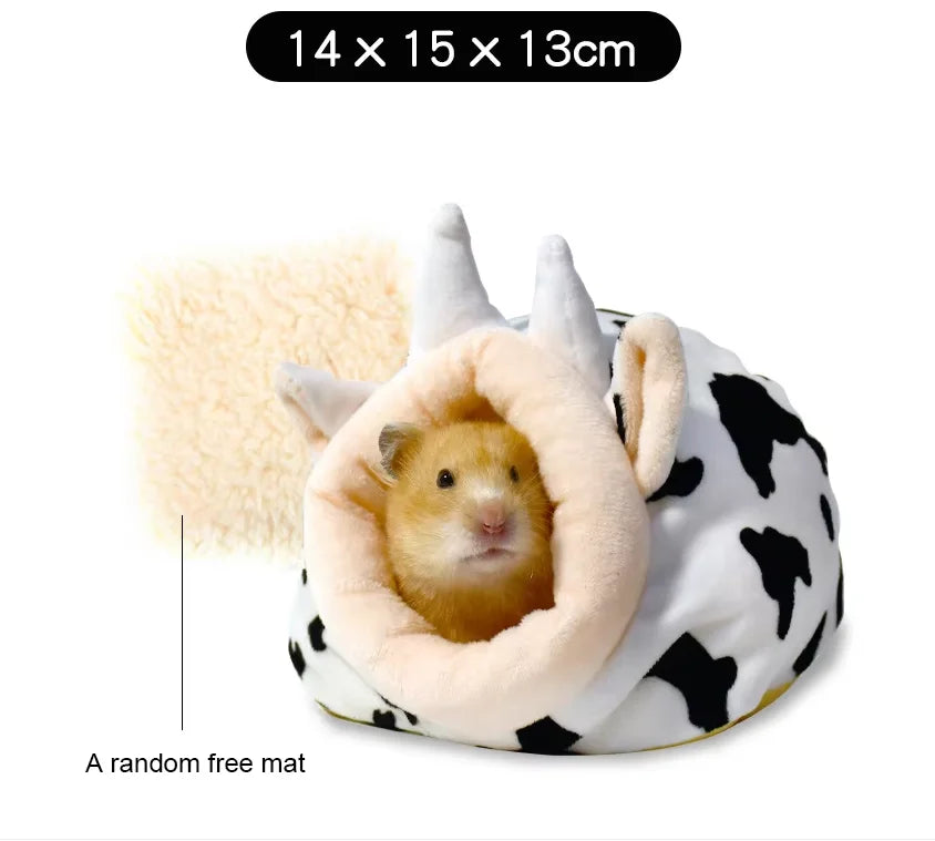 Hamaca de peluche suave para mascotas con un roedor pequeño, diseñada para transporte acogedor.