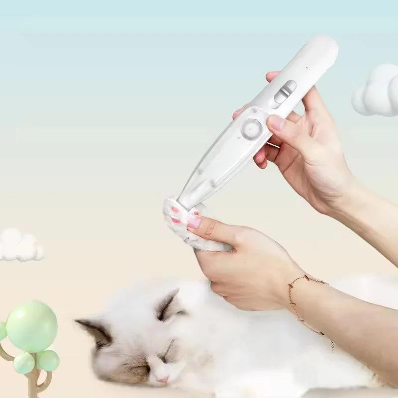 Eine Person benutzt einen weißen 2-in-1 Haarscherer und Trimmer für eine schlafende weiße Katze.