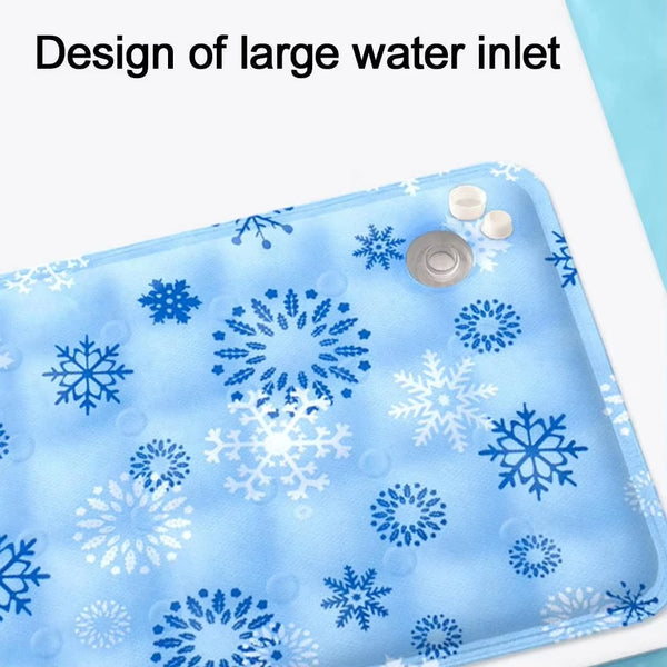 Almohadilla de enfriamiento azul claro para mascotas con patrón de copo de nieve invernal para perros y gatos
