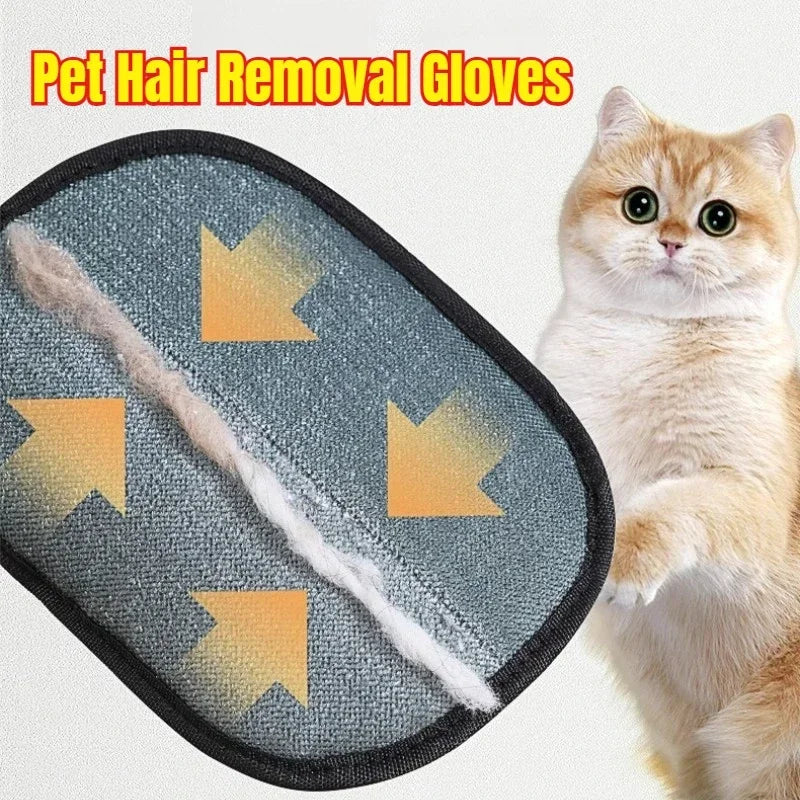 Eine Katze neben einem grauen Tierhaarentfernungshandschuh mit orangen Pfeilen auf weißem Hintergrund.