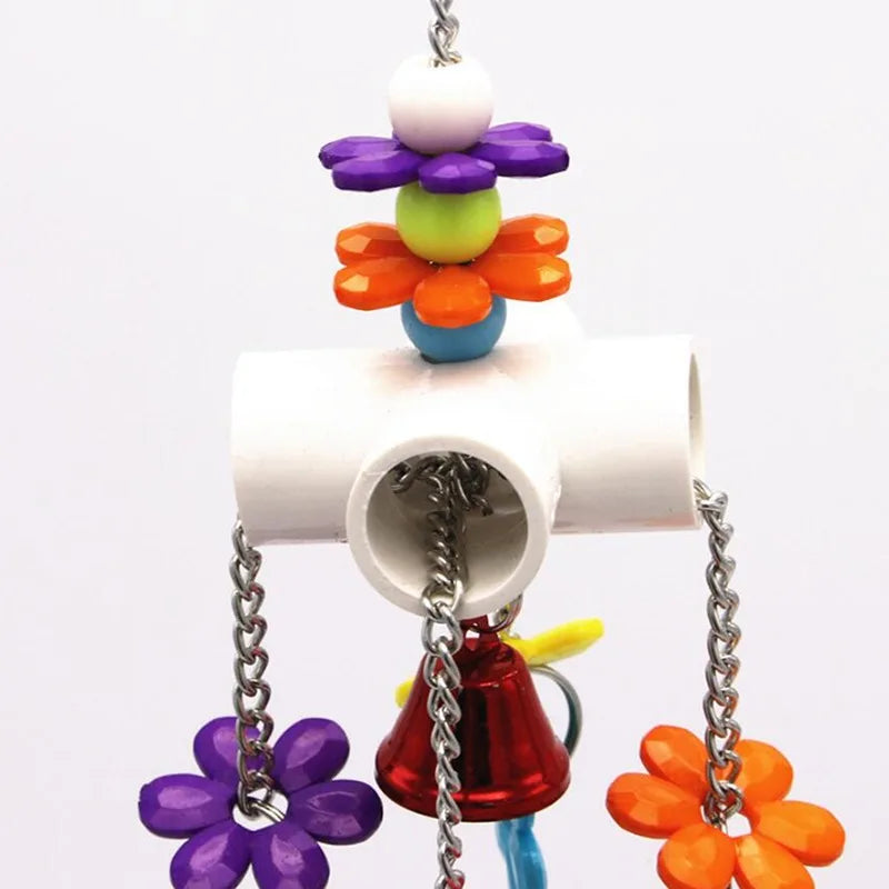 ألعاب ببغاء مع أوانٍ من الفولاذ المقاوم للصدأ