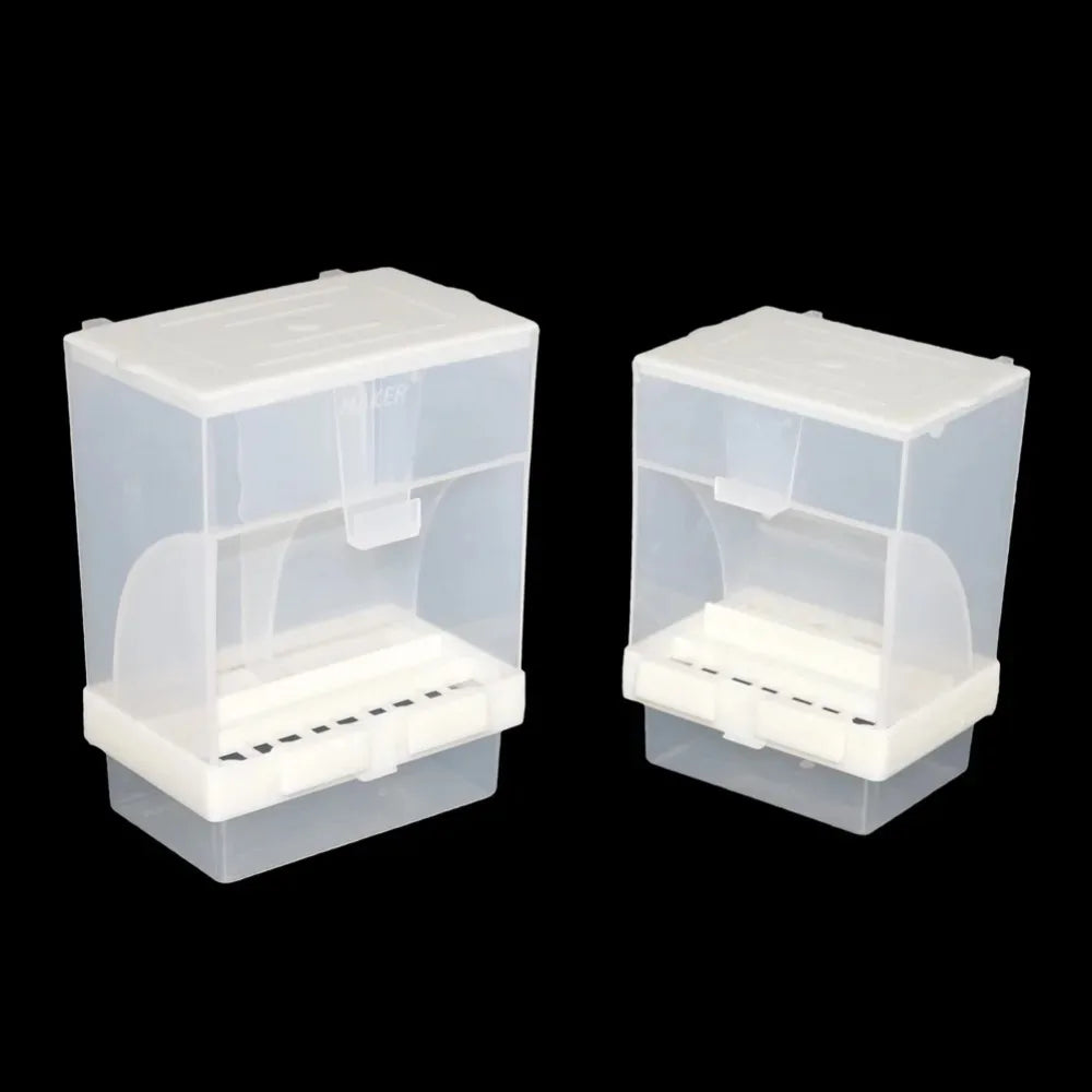 Klarer Plastik-Vogelfutterautomat mit spritproofem Design, oben gezeigt.