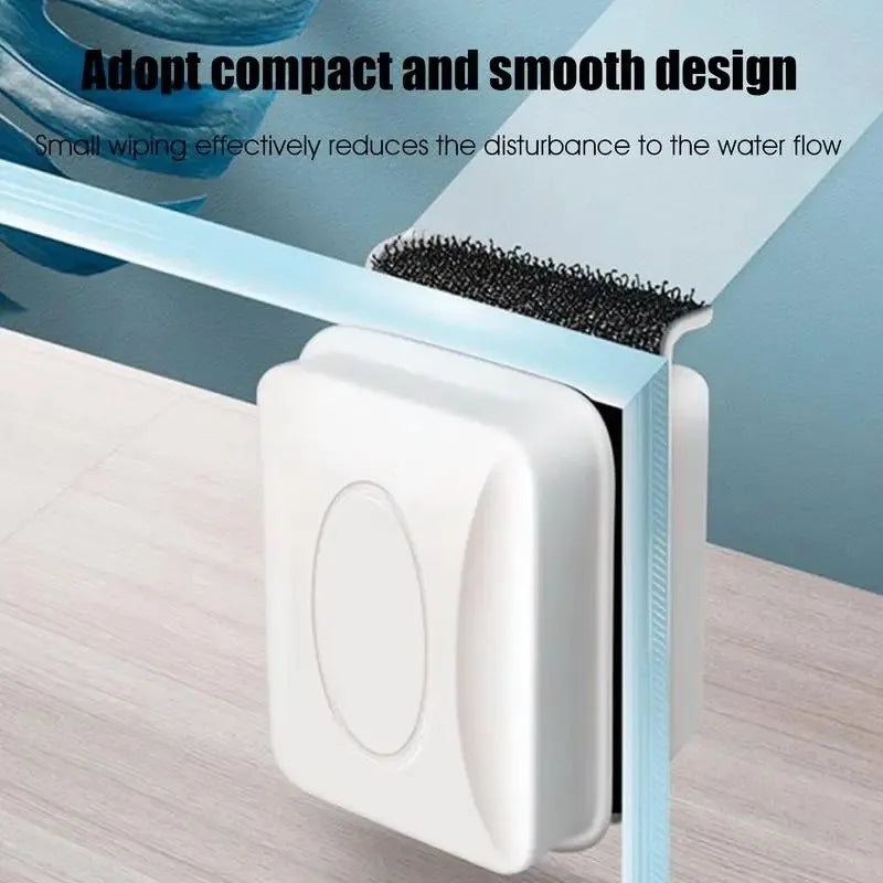 Brosse de aquarium magnétique blanche avec bande bleue pour réduire la perturbation du flux d'eau.