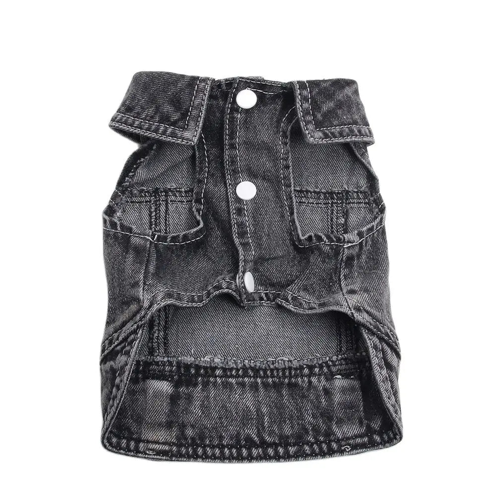Dunkelgraue Jeansjacke für Hunde mit sichtbaren Nähten und Taschen.