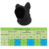 Gorro de invierno para perro de forro polar negro, mostrado plano con una tabla de tallas de referencia.