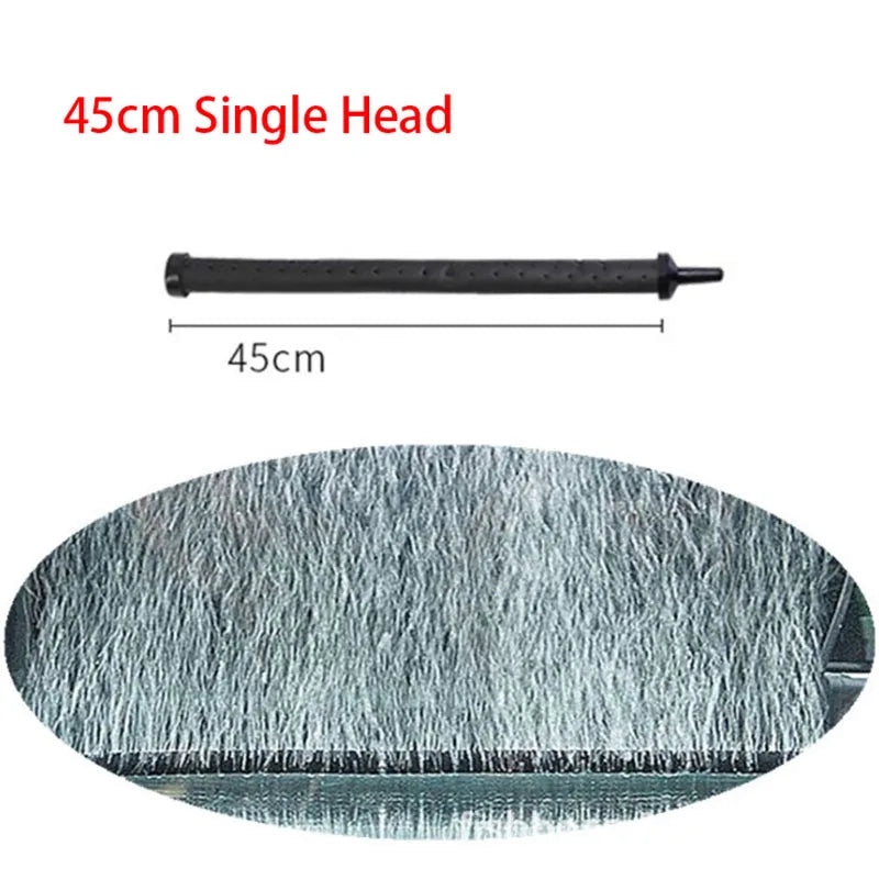 Pierre d'aération pour aquarium noire et flexible, longue de 45 cm, avec une surface texturée bleu argenté.