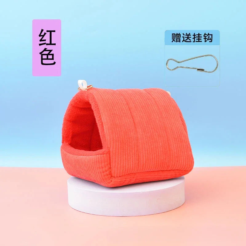 عش قطن للطيور داخل القفص للببغاوات وبادجات