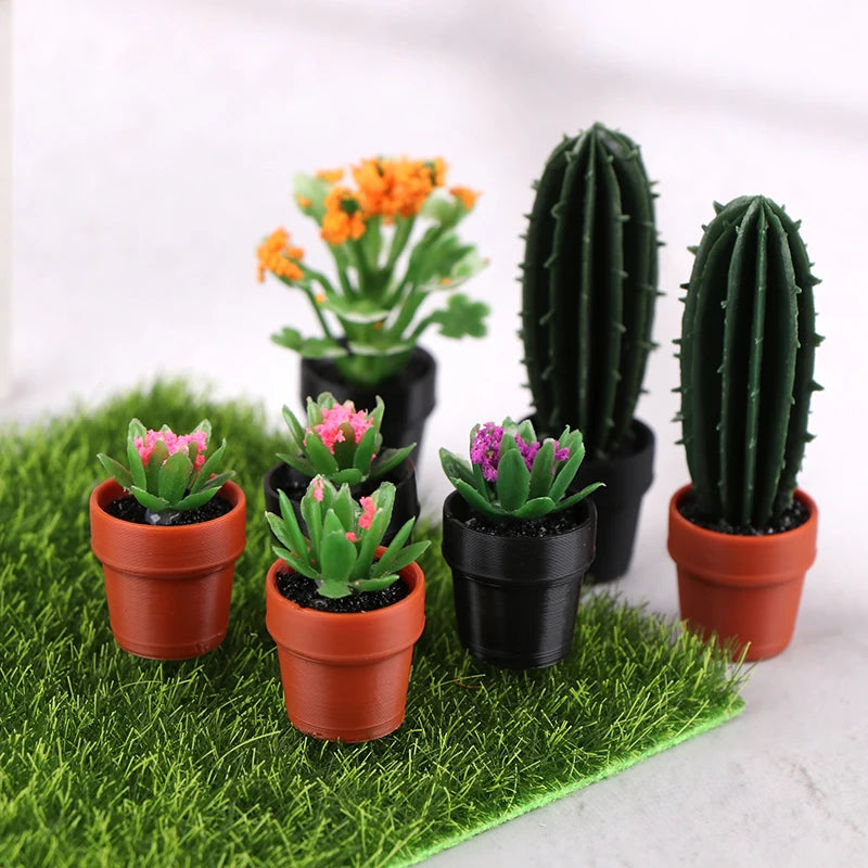 Set of 5 Miniature Potted Plants for Dollhouse Scenes