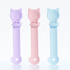 Tres cucharas para alimentador de comida para gatos largas en lavanda, rosa y azul claro.