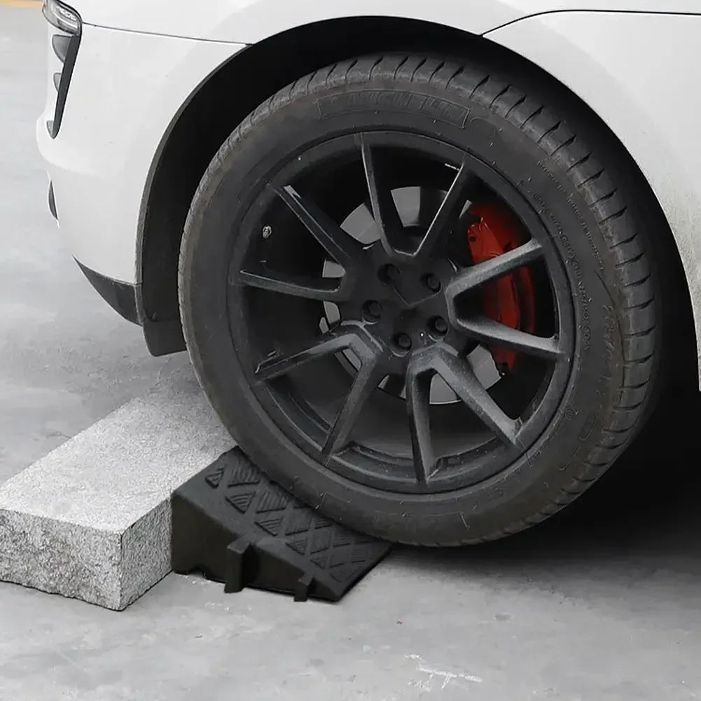 Anti-Slip Driveway Curb Ramps for Cars, Trucks, and Trailers