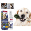 Un golden retriever tient une bouteille de spray anti-morsure verte et un jouet à mâcher vert, avec avant/après de meubles