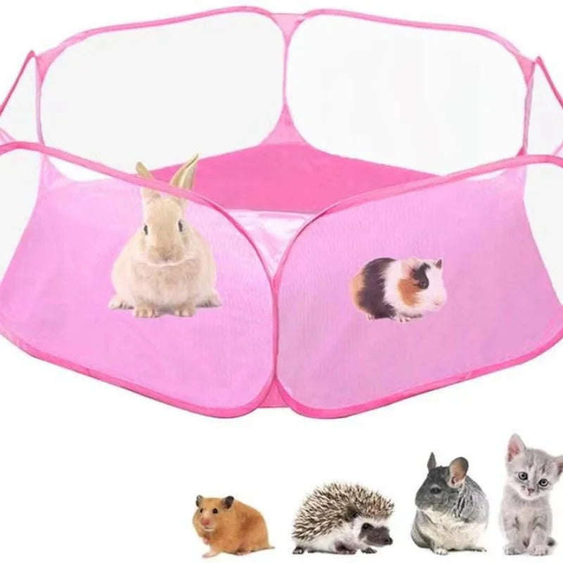 Pinker tragbarer Spielbereich für Haustiere mit Maschendraht, zeigt verschiedene kleine Tiere drinnen.