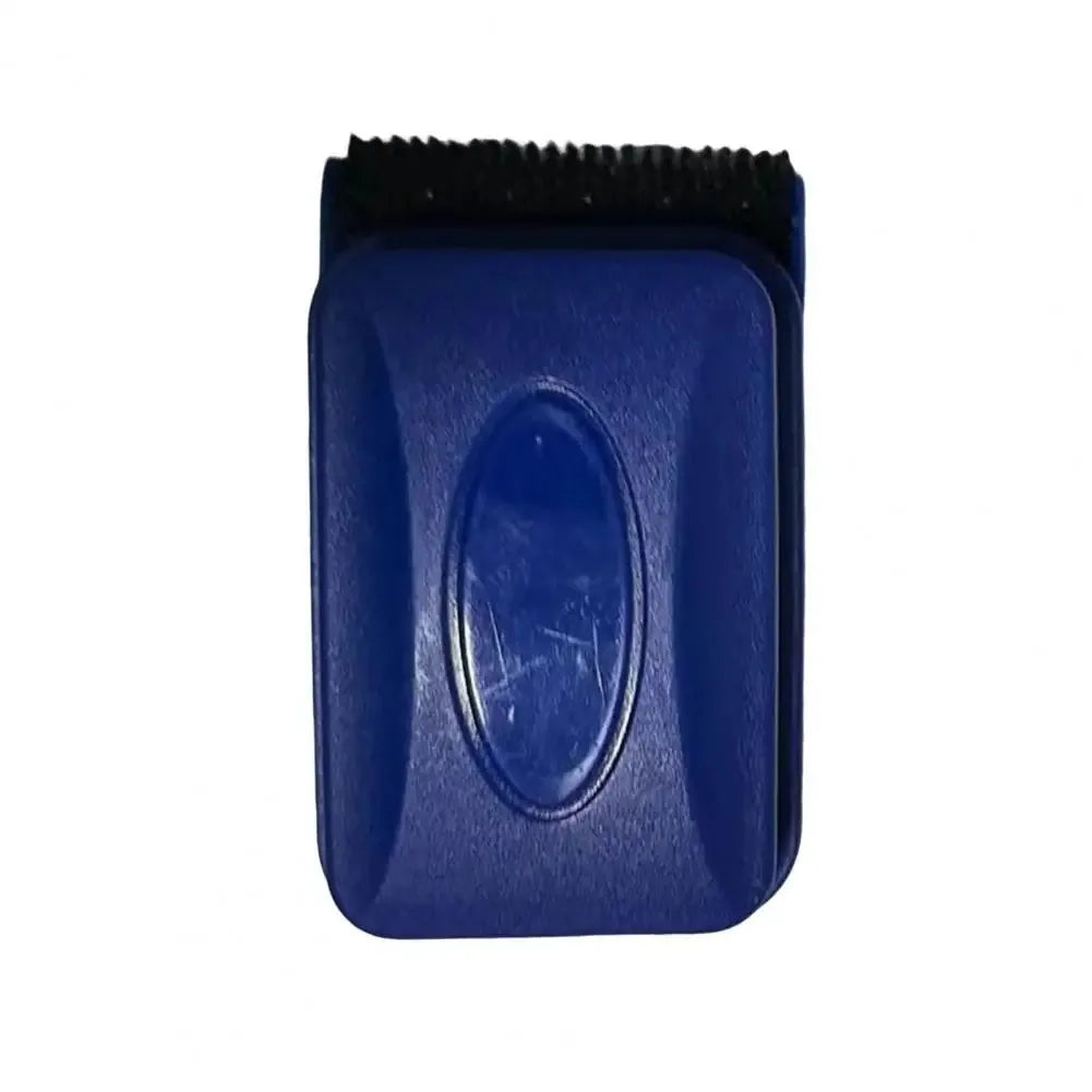 Brosse de aquarium magnétique bleue avec tête de nettoyage noire.