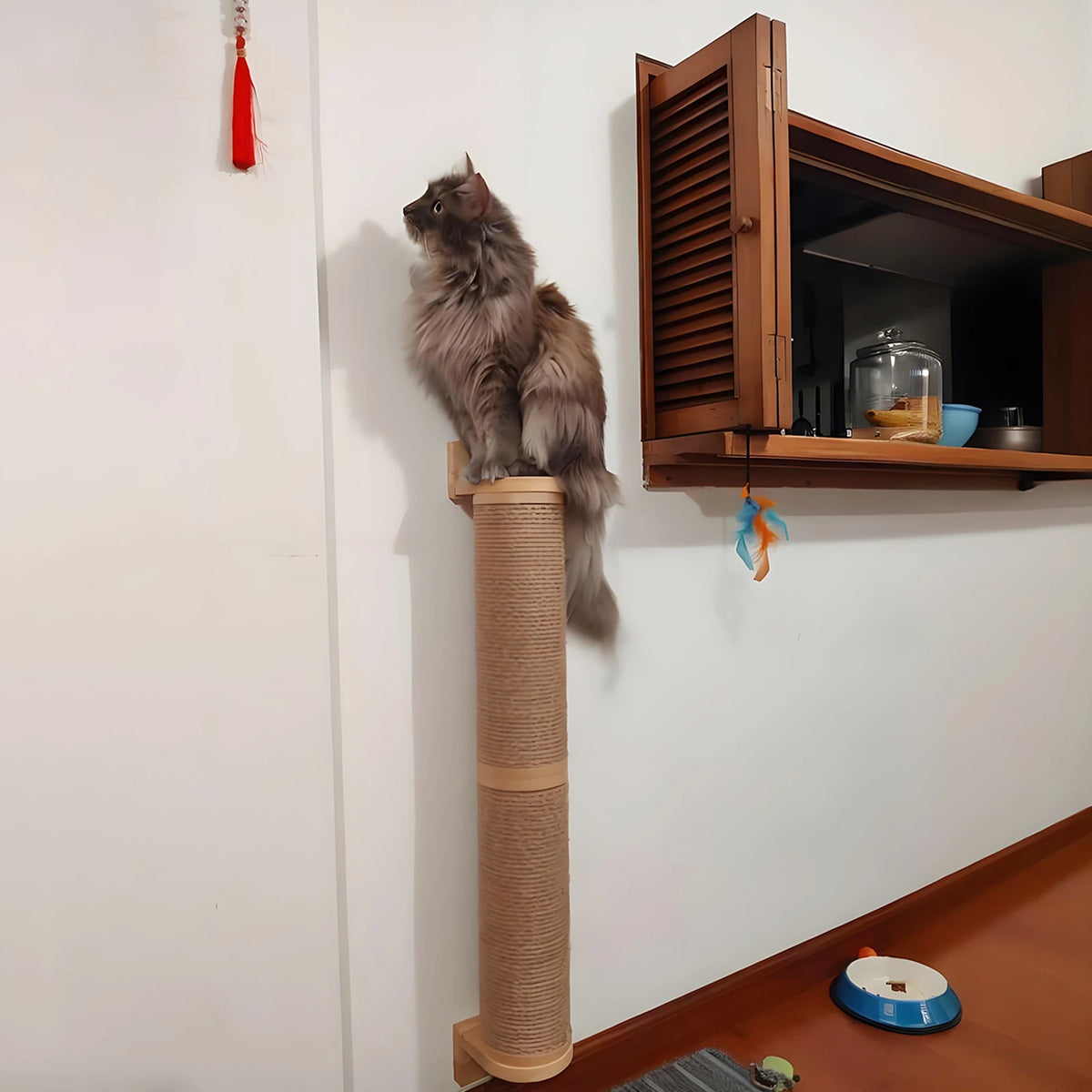 Cat Scratching Post with Sisal and Wood