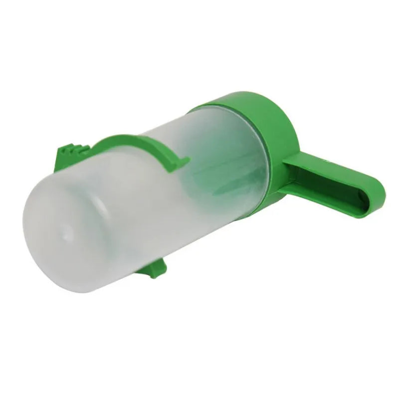 Automatischer Wassernapf mit Futterautomat