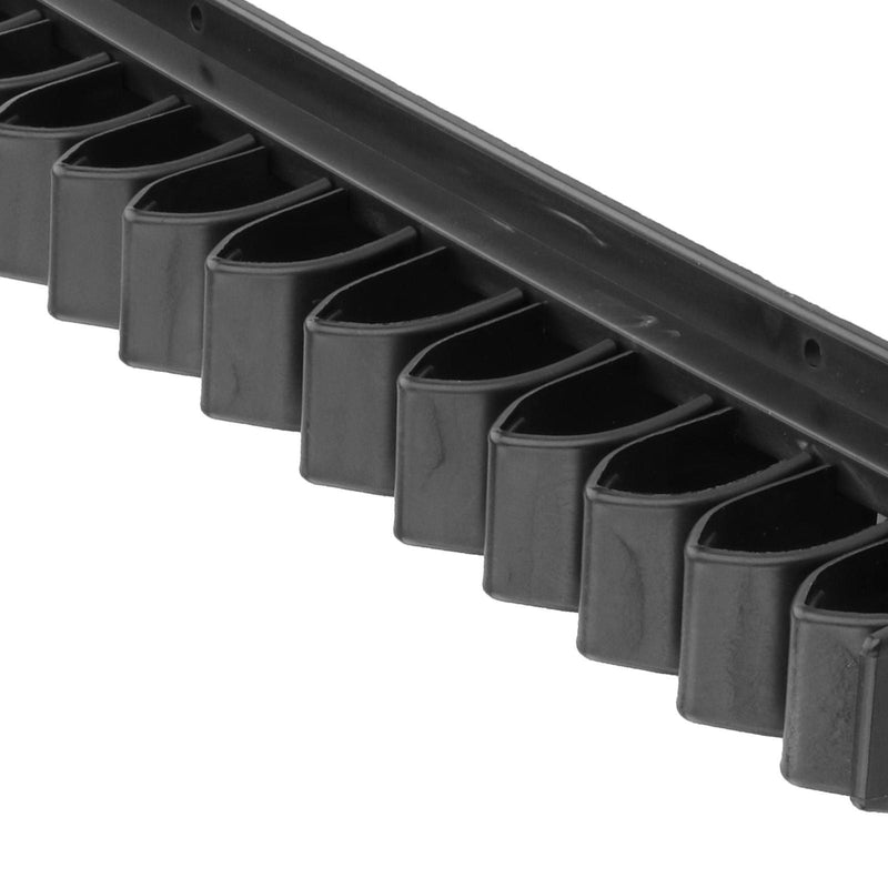 حامل سوط الخيل على الحائط