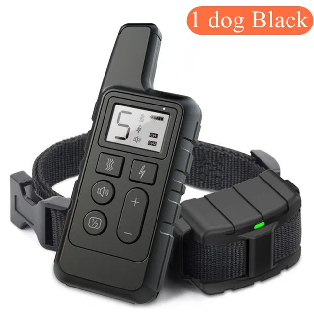 Collier d'entraînement électrique noir pour chien avec télécommande et pack de batterie.