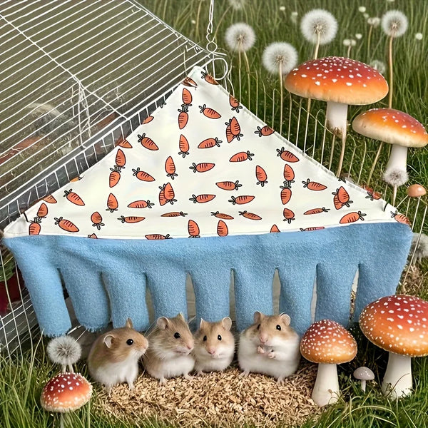 Tente-hamac cachotable pour animaux avec tissu bleu et poils de paille, représentant de petits rongeurs et des champignons.