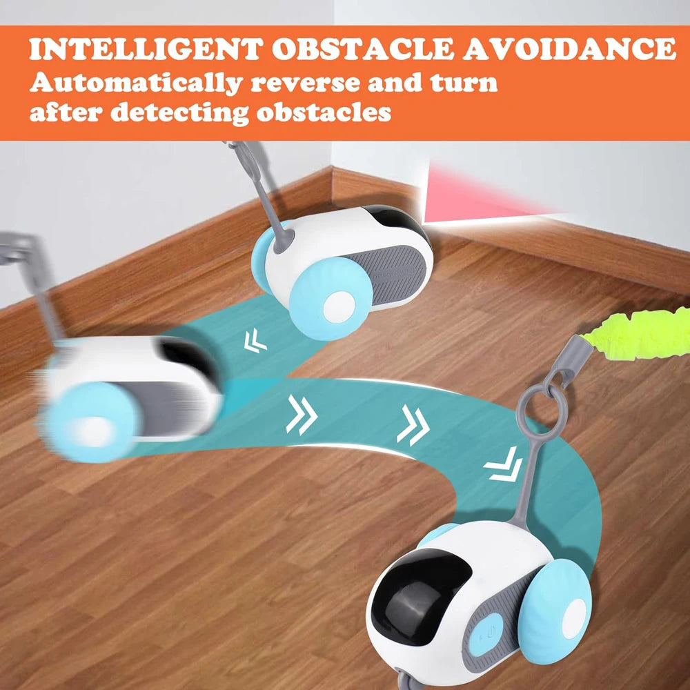 Voiture jouet pour chat à télécommande, navigue sur un plancher en bois et démontre une évitement intelligent des obstacles.