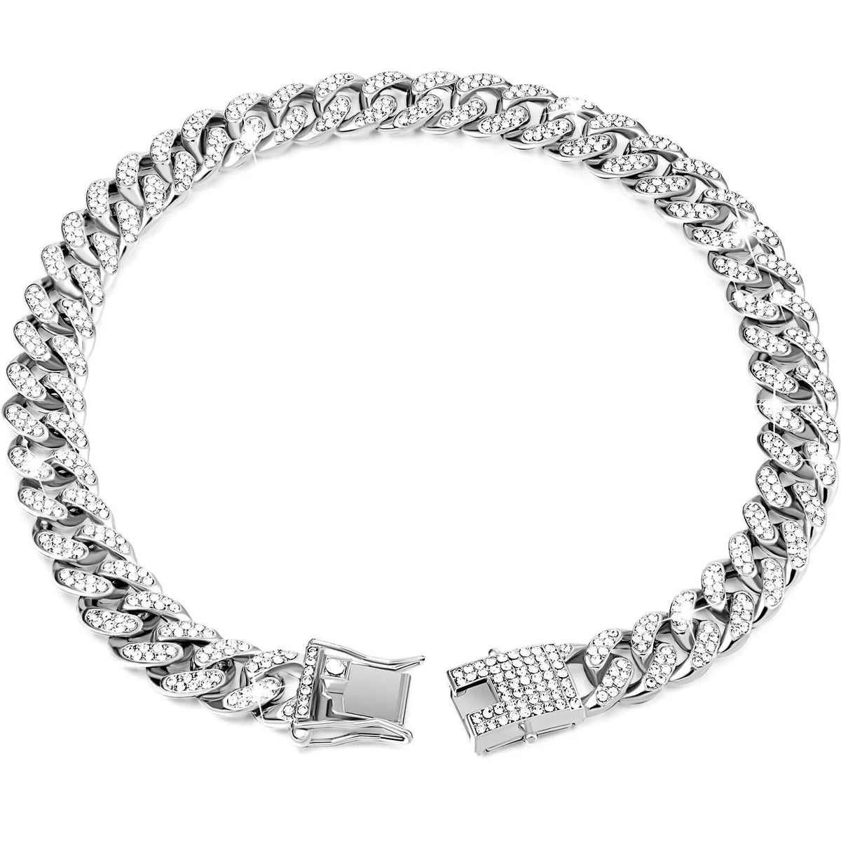 Silberner Strass-Kuba-Kette Hundehalsband vor weißem Hintergrund.