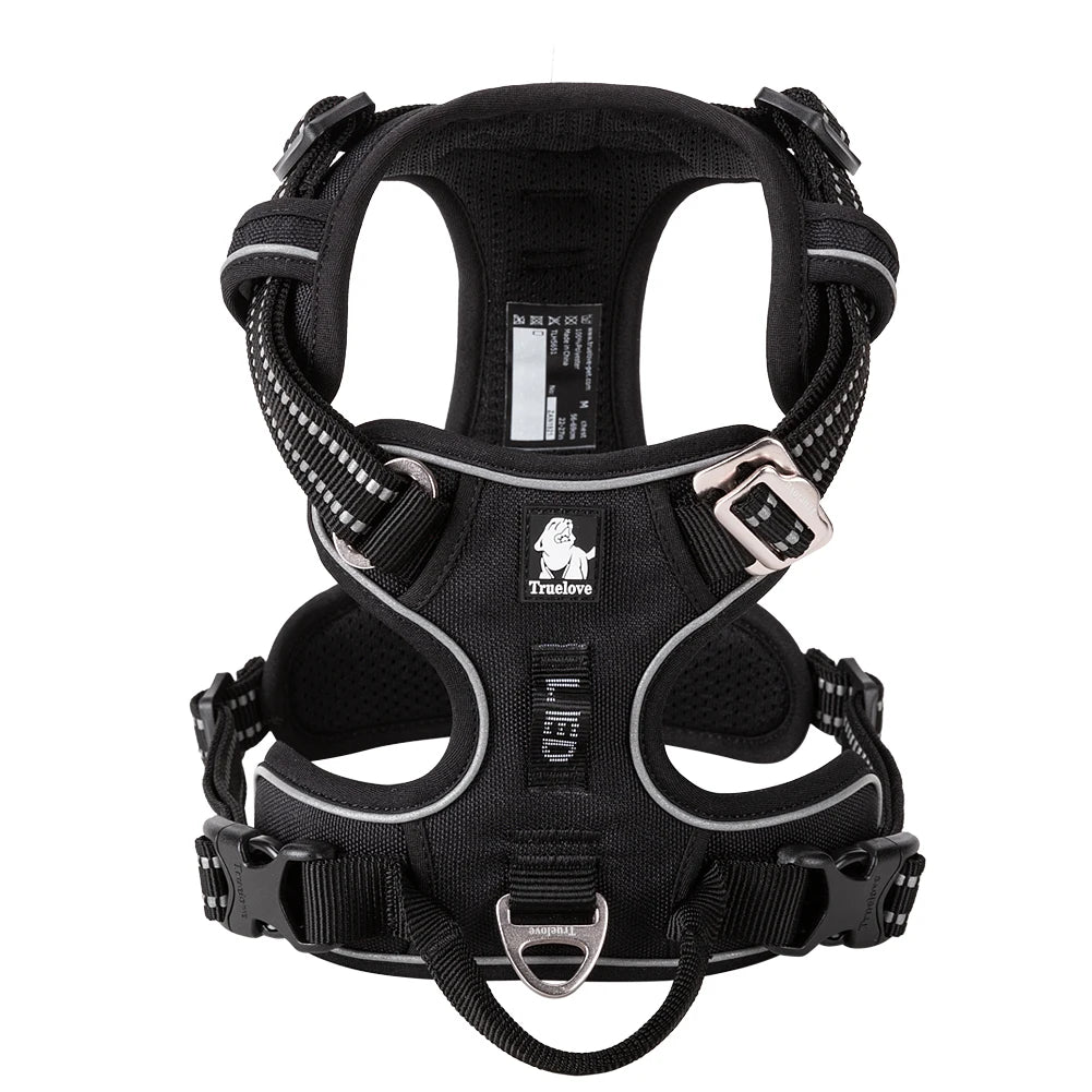 Schwarze gepolsterte Nylon-Hundgeschirr mit reflektierendem Zierrand für einen Hund.