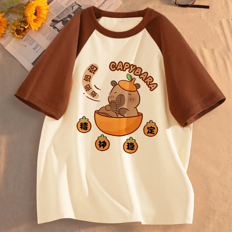 Camiseta Gráfica de Capibara