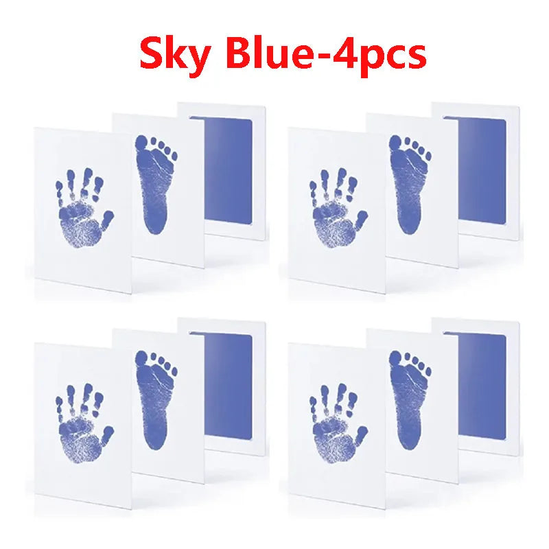 Quatre cartes d'empreintes et de pas bleu ciel affichées sur un fond blanc.