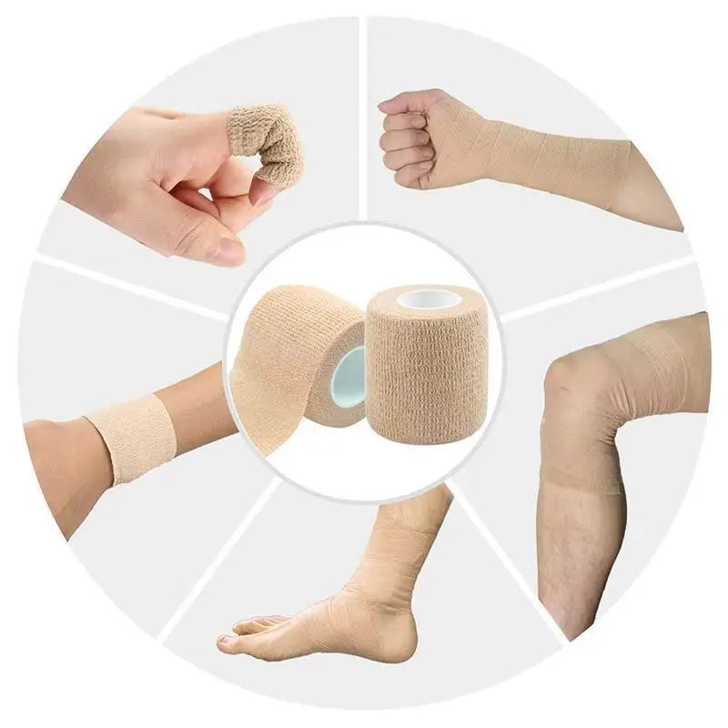 Eine Hand trägt ein beigefarbiges, selbstklebendes Tattoo-Grip-Verband auf einen Finger.