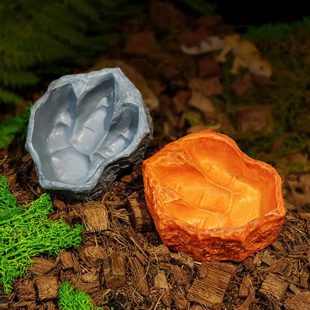 Reptile Feeding and Water Bowl with Natural Tree Stump Design