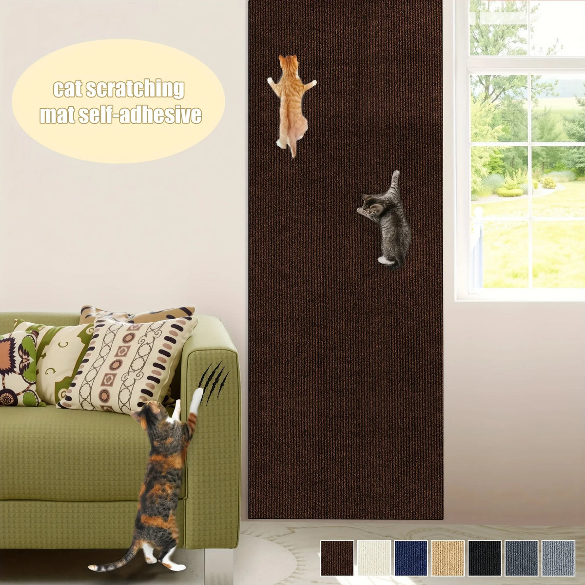 Brauer strukturierter Matten mit einer Katze, neben einem grünen Sofa und einem Fenster.