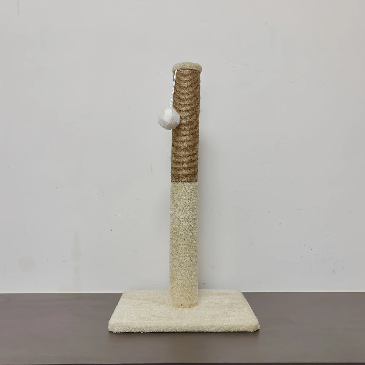 Minimalist Vertical Sisal Cat Scratcher with Detachable Design