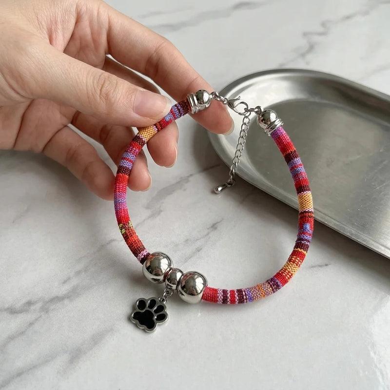 Collier pour animaux de compagnie avec empreinte de patte ajustable