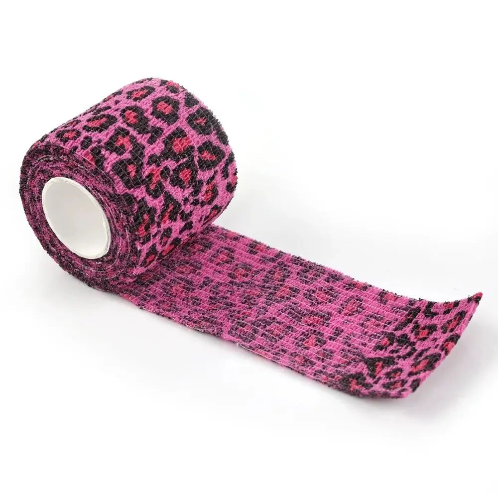 Rolle aus rosa und schwarz Leopardenmuster, selbstklebende Tattoo-Grip-Verbandsmaterial