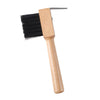 Pioche à sabot et Brosse de toilettage pour chevaux