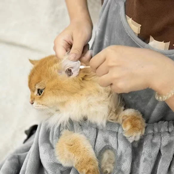 Plush Cat Carrier Apron with Cozy Sleeping Pocket for Small Pets
