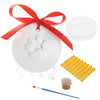 Weißes Silikon-Tierabdruck-Set mit roter Schleife und gelter Form zum Basteln von Andenken.