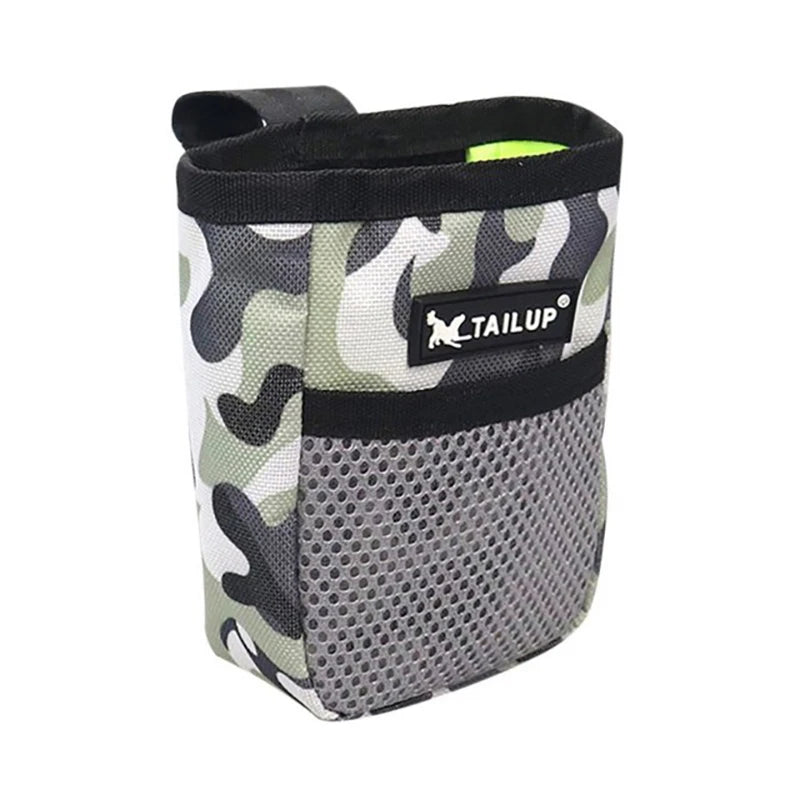 Sachet de récompense pour dressage de chien à motif camouflage avec bordure noire et accent jaune.