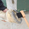 Pioche à sabot et Brosse de toilettage pour chevaux