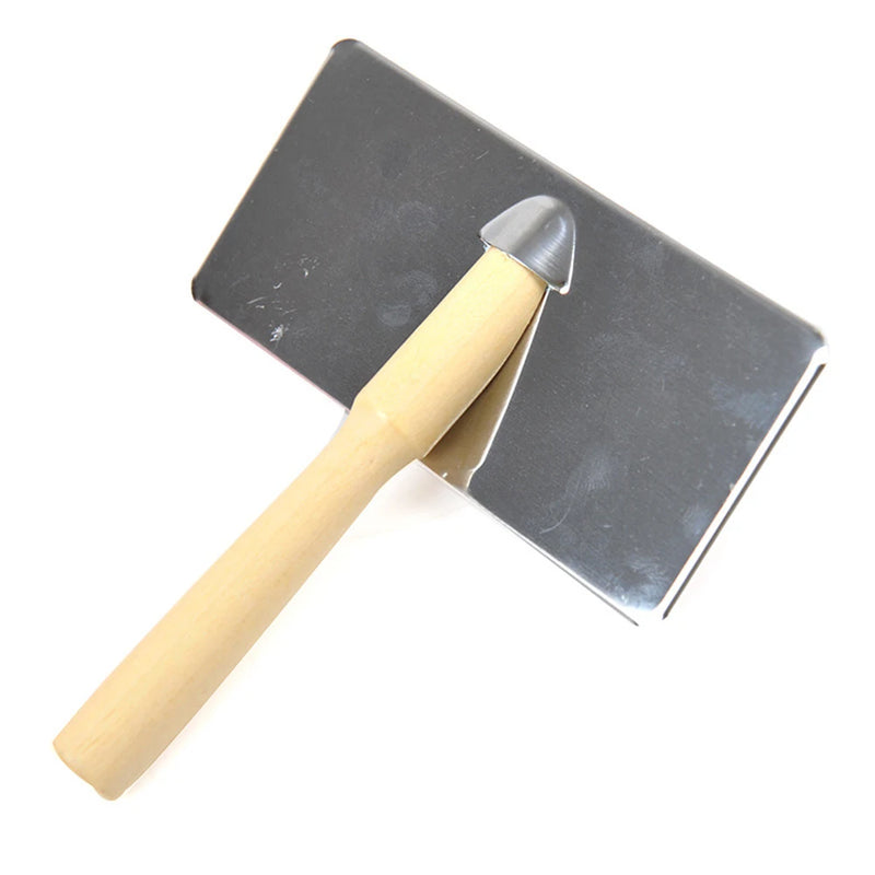 Kamm mit Holzgriff für die Haustierpflege