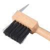 Pioche à sabot et Brosse de toilettage pour chevaux