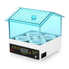 Incubateur numérique bleu clair automatique avec couvercle transparent et plateaux intérieurs.