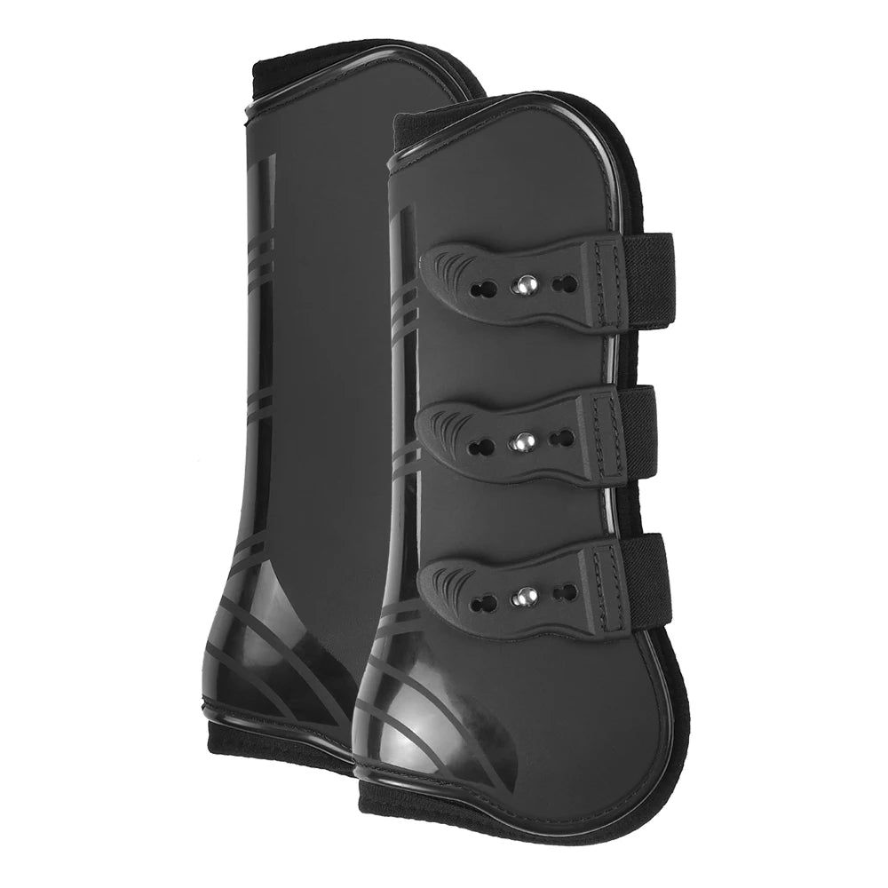 Une paire de bottes de cheval noires réglables pour la protection des tendons.