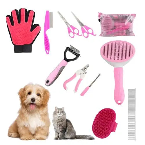 Eine Sammlung rosa und schwarzer Tierpflegewerkzeuge, darunter Nagelscherer, Bürsten und ein rosa Pflegehandschuh.