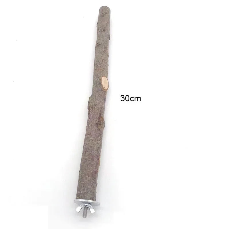 Una larga percha de madera natural de 30cm para pájaros y mascotas pequeñas.
